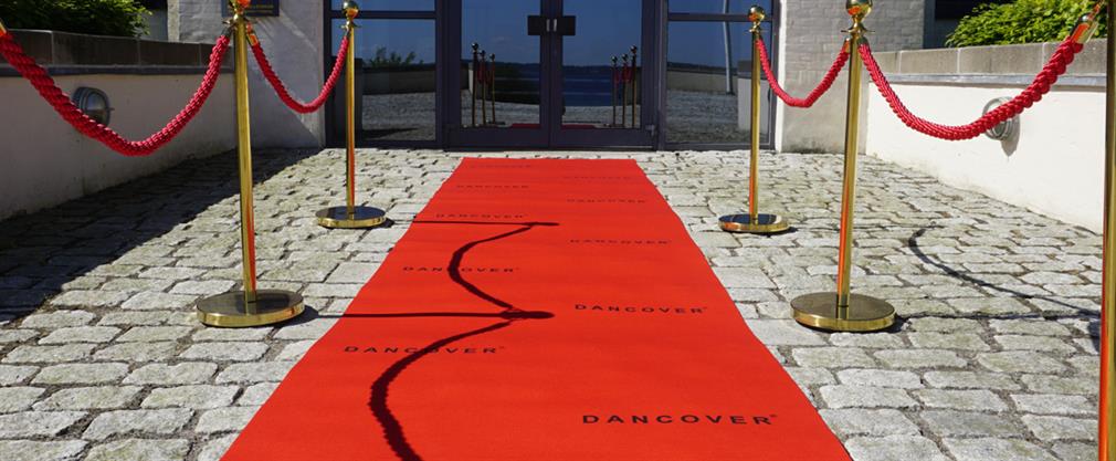 Red carpet runners with print